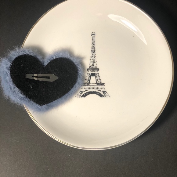 Yellow Heart Faux Fur Hair Clip - Picture 2 of 4